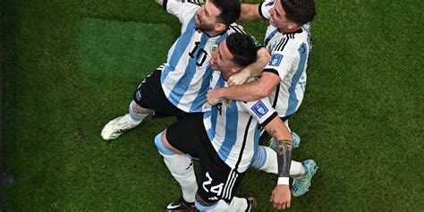 World Cup Messi Scores As Argentina Defeats Mexico 2 0