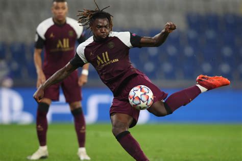 We would like to show you a description here but the site won't allow us. PSG : qui est Moise Kean, le joker déjà devenu buteur ...