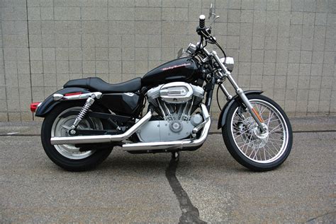 The engine produces a maximum peak output power of. 2005 Harley-Davidson® XL883C Sportster® 883 Custom (Black ...