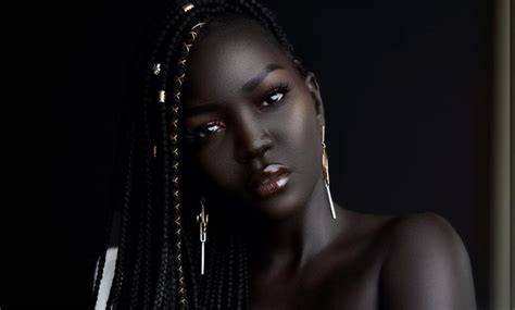 Queen Of Dark Nyakim Gatwech La Modelo Con La Piel Más Oscura Chic