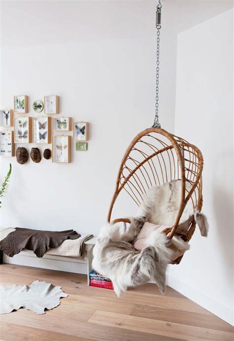 With a timeless air about it, the hanging egg chair seems to almost float in your living room, whether hanging from your ceiling or its stand (sold separately). Rafa-kids : Hanging chair in kids rooms