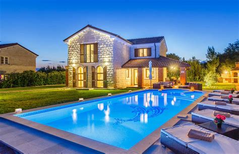 Luxury Villa With Indoor And Outdoor Swimming Pools In Kras Home