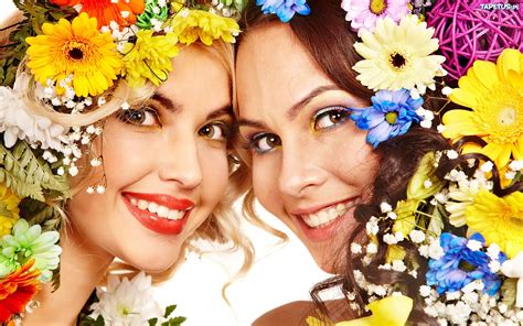 Dwie Kobiety Twarz U Miech Makija Kwiaty