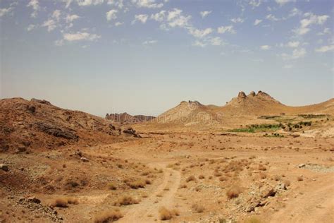 Die Wüste Und Die Kuhrud Berge Nahe Yazd Stadt Der Iran Stockfoto