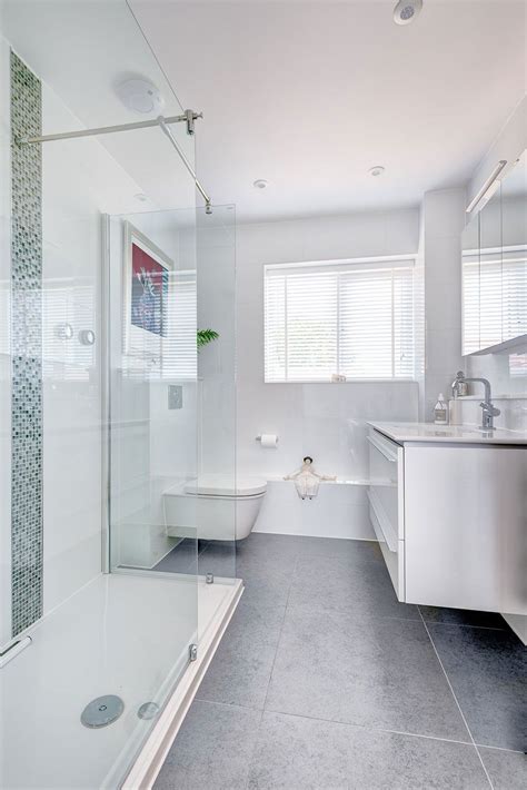 How To Make A Small Bathroom Look Bigger Tips And Ideas Casas De Banho Pequenas Projetos