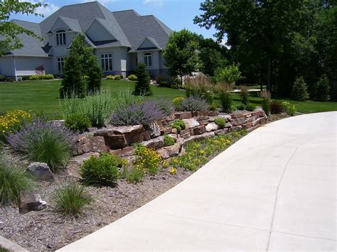 15 Most Popular Driveway Landscaping Design For Your Home Driveway