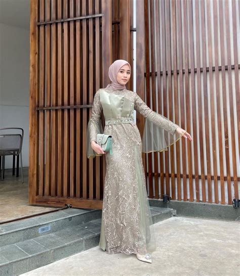 10 Inspirasi Model Gaun Bridesmaid Hijab Ala Selebgram Vina