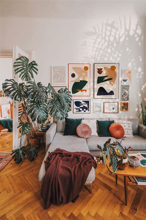 Gallery wall and monstera plant | 1000 | Eclectic living room, House ...