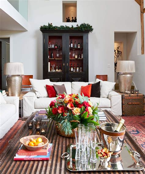 27 Christmas Living Room Decorating Ideas To Get You In The Festive