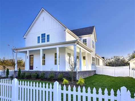 A secluded & relaxing lakefront community that's not in the middle of nowhere! Photo Gallery | Regent Homes