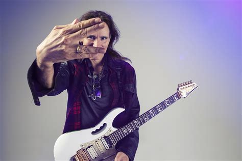 5 Questions With Steve Vai