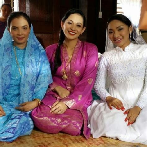 Azma aizal yusoof perkahwinan indah telah ditetapkan oleh ibu. Drama KERANA TERPAKSA AKU RELAKAN (TV3)
