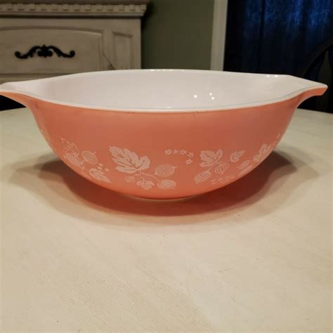 Vintage Pyrex GOOSEBERRY PINK 444 4 Quart Cinderella Nesting Mixing