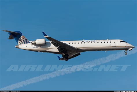 Bombardier Crj 700 Cl 600 2c10 United Express Gojet Airlines