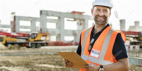 Obrero De La Construcción Con Arquitectura Plan 2022