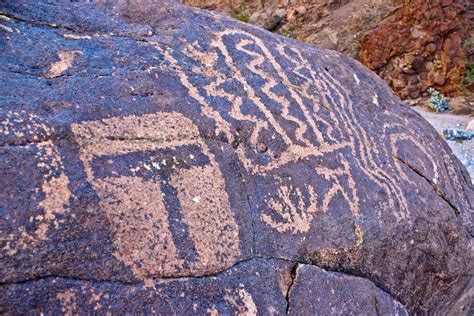 Arizona Petroglyphs And Pictographs Petroglyphs Pictograph Earth Art