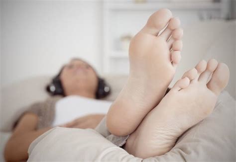 How To Manage Swollen Feet While Pregnant Mouths Of Mums