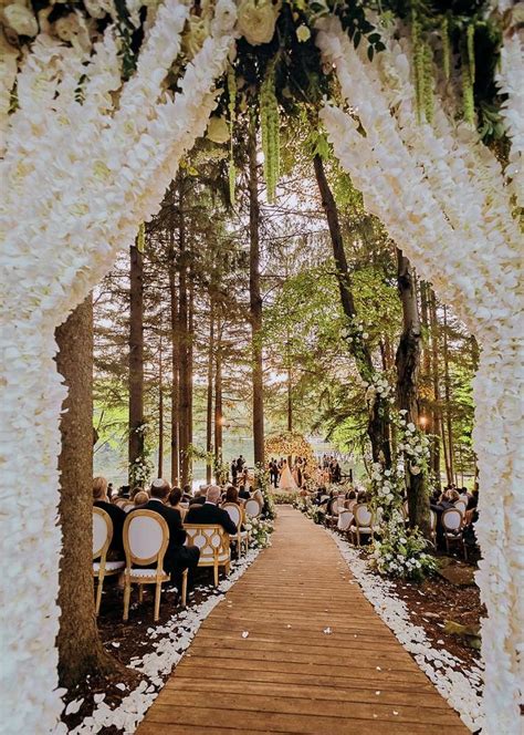♥ᴘɪɴᴛᴇʀᴇsᴛ ᴍᴇʟɪsᴏᴡɴ♥ In 2020 Forest Theme Wedding Forest Wedding Outdoor Wedding Outdoor