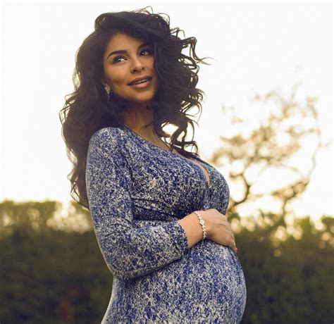 Pregnant Arab Celebrities Style Sp Cial Madame Figaro Arabia