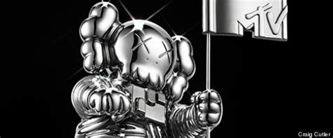 Kaws And Mtv Team Up To Redesign Iconic Vmas Moonman Statue Video