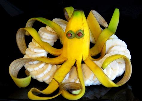 What do you think about vegetable decoration? ItalyPaul - Art In Fruit & Vegetable Carving Lessons: How to Make Banana Decoration | Banana Art ...