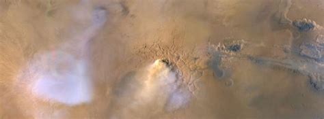 Global Storms On Mars Launch Dust Towers 80 Km 50 Miles Into The Sky