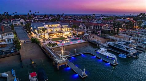 Absolutely Fabulous Modern Beach House On The Newport Peninsula Beach
