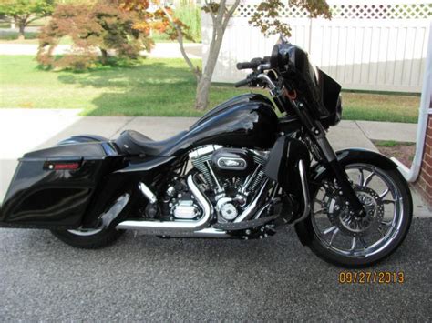Buy 2013 Harley Havidson Street Glide Custom On 2040 Motos