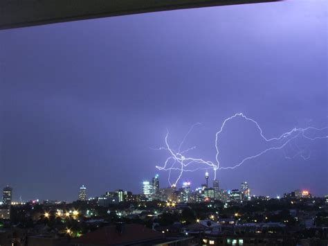 Amazing Lightning Pictures Stories Today