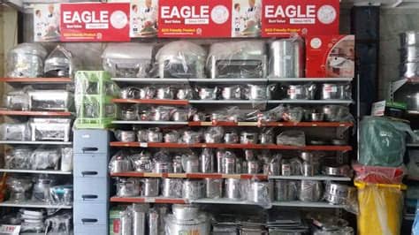 Apalagi bagi anda yang tengah mempersiapkan diri peralatan rumah tangga terbagi menjadi tiga kategori yaitu peralatan dapur, peralatan tidur, peralatan perkakas, serta peralatan tambahan. Desain Toko Perabot Rumah Tangga | Desain Rumah Minimalis ...