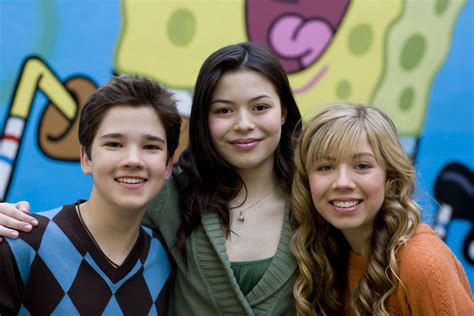 The series aired on nickelodeon from 2007 to 2012, and is set to be rebooted with actors from the original show. iCarly Theme Song | Movie Theme Songs & TV Soundtracks