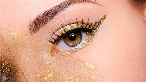 15 Ways To Wear Gold Eyeliner Makeup Tips Loréal Paris