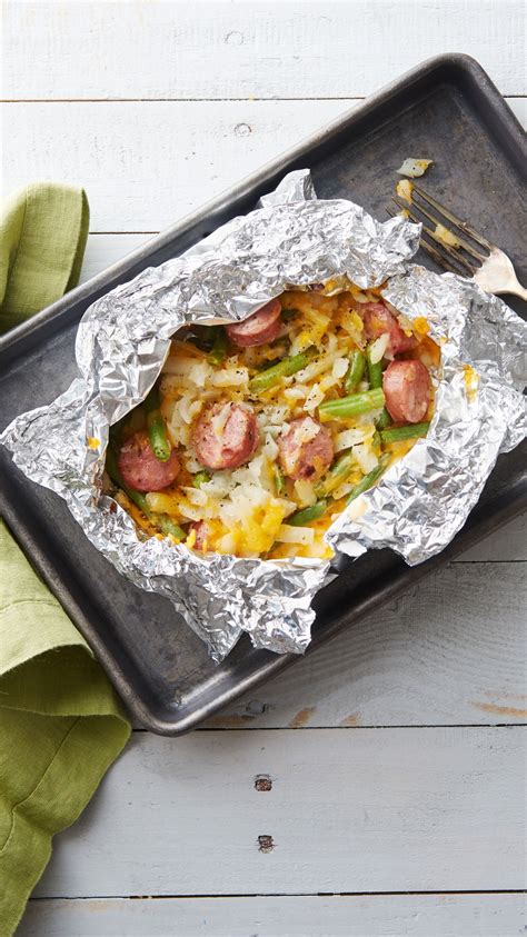 Aidells 1 5 moms with crockpots. Cheesy Chicken Sausage and Potatoes Foil Packs | Recipe ...