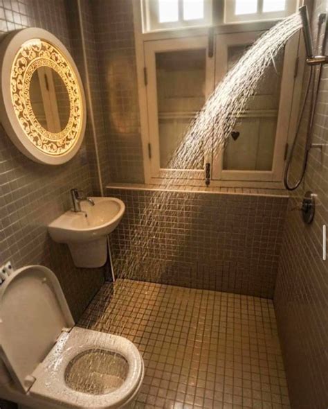 Funny Bathroom Pictures: How Not To Do Design a Bathroom