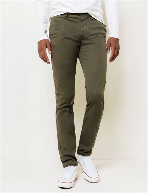 Misterfashion vous propose le pantalon style chino , décliné dans plusieurs coloris mais surtout pas cher. Pantalon chino classique homme Kaki Foncé | Bizzbee