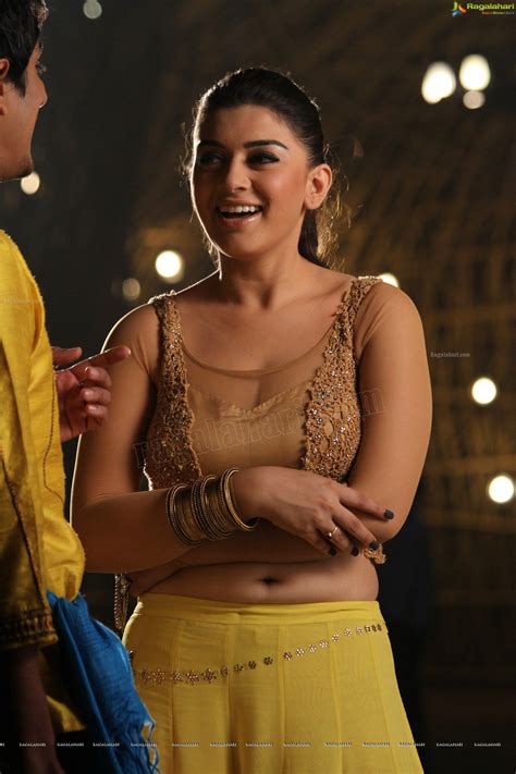 Hansika Motwani Navel In Black Saree