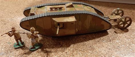 Wwi Male Tank Plastic Model Military Vehicle Kit 176 Scale