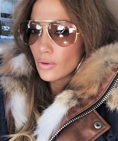 Pinterest Deborahpraha ♥️ Jennifer Lopez Wearing Aviator Sunglasses