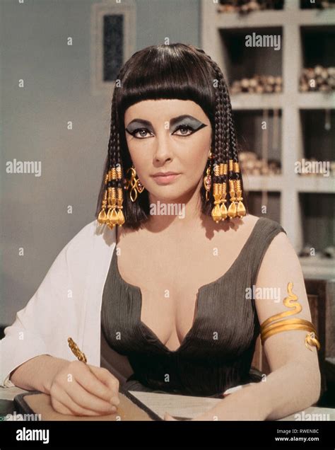 Elizabeth Taylor Cleopatra 1963 Stockfotografie Alamy