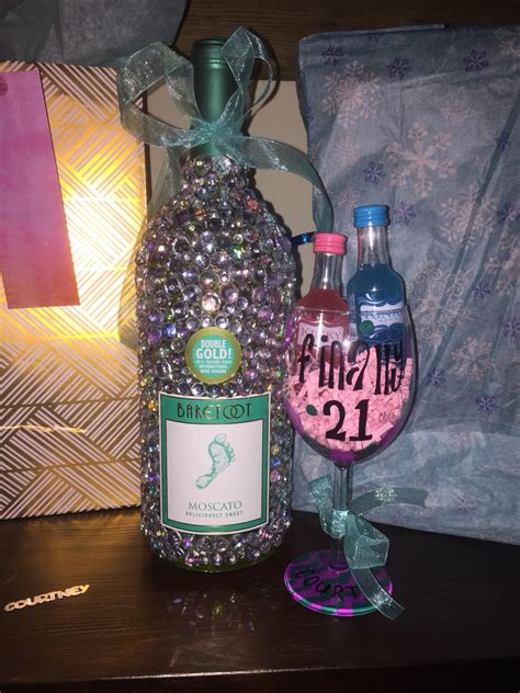Even if you've spent every day this year with your husband, you still might draw a blank on what to gift him. Best friends 21st birthday present | 21st birthday ...