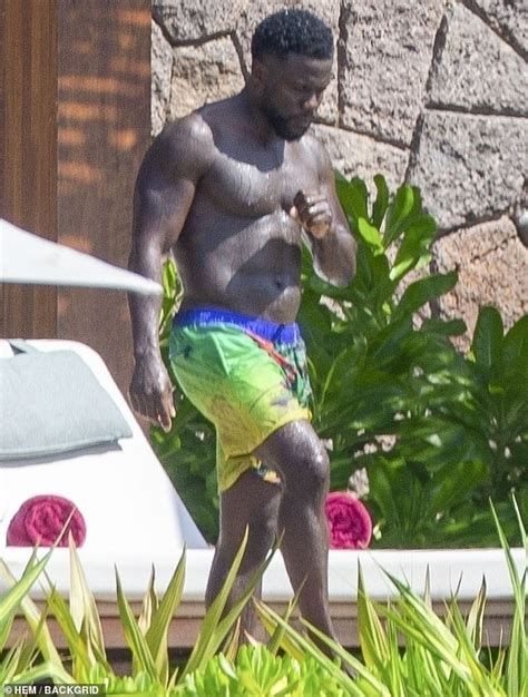 Kevin Hart Flashes His VERY Toned Torso As He Enjoys A Vacation In