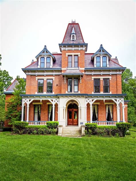 This Victorian Looks Pretty Darn Good For 142 Years Old Victorian
