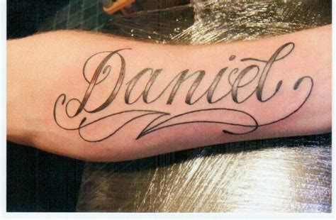 Pin De Jack Daniel En Tatuaggi Tatuajes De Nombres Diseños De