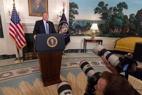 Trump Press Conference White House Photo End Of The American Dream