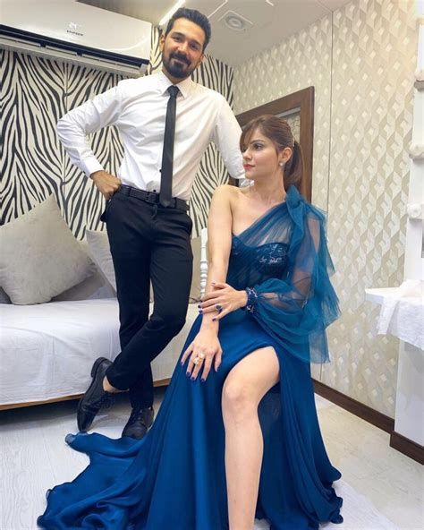'bigg boss' fame sofia hayat not too long ago bought abused by a social media troll who accused her of having a sexual relationship with abhinav shukla and. Abhinav Shukla Biography, Profession, Age, Wife, Height ...