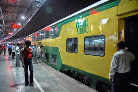 22625 ченнаи централ (mas) в бангалор ac двухэтажный экспресс | 22625 sbc двойной петух поезд ченнай в бангалор 22625 ченнай бангалор ac double decker. Indian Railways: Double decker train between Chennai ...