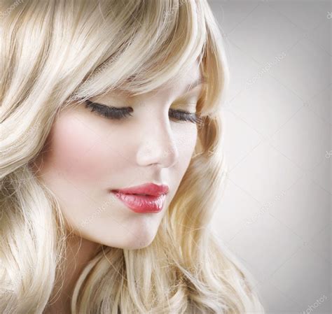 Blond Hairbeautiful Woman Portraithairstyle — Stock