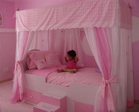 La conception et les couleurs pourraient changer. Princess Canopy Bed | Ashlyn's Room Ideas | Pinterest ...