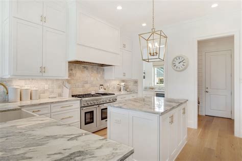 We did not find results for: Second row of upper cabinets extend to ceiling providing ...