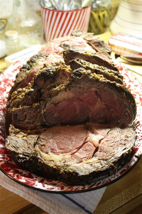 Round out your holiday dinner with these tasty vegetable side dishes that pair well with prime rib including mashed potatoes salads and roasted carrots. Roasted Prime Rib via: pioneerwoman.com - Beef - It's What ...